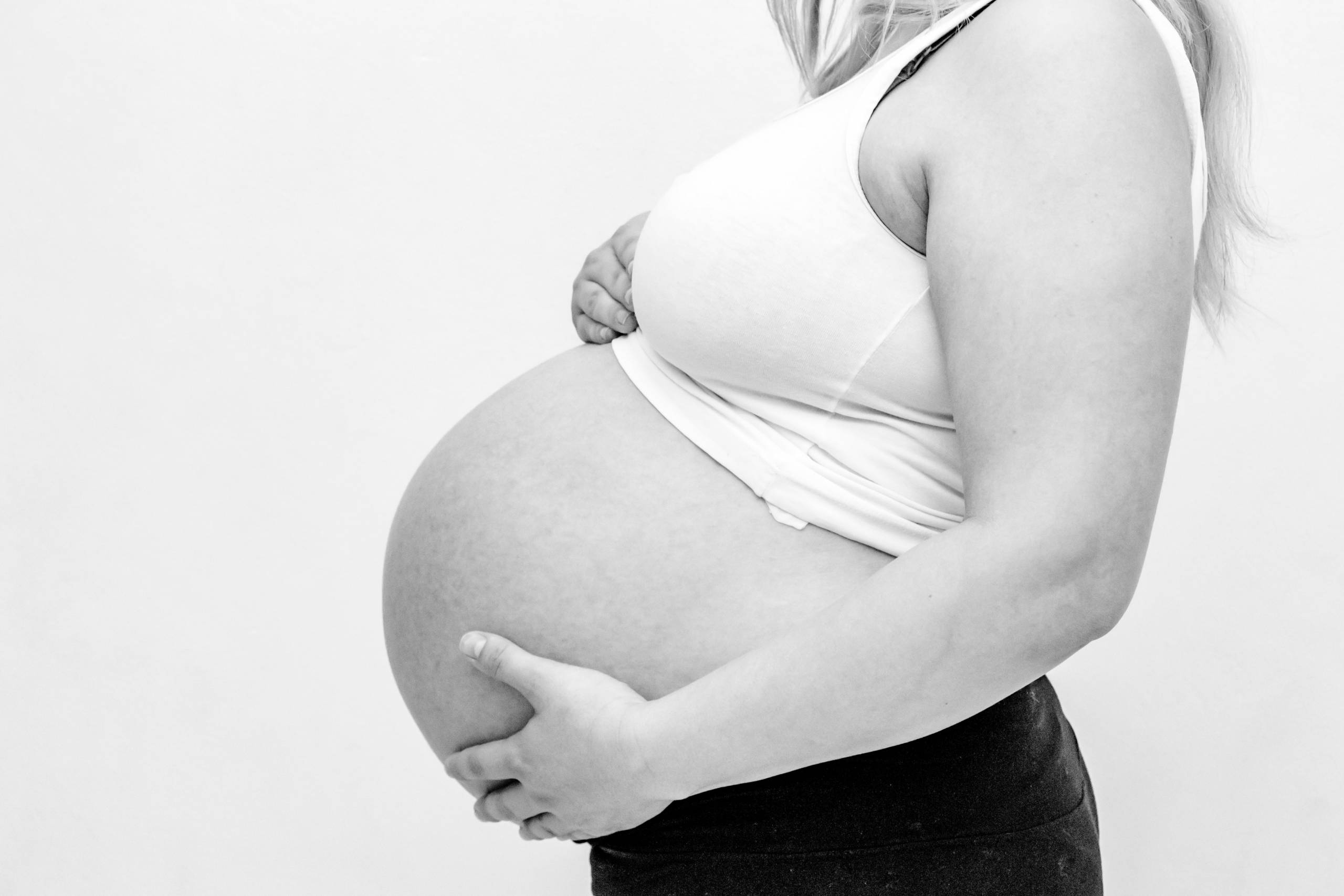 pexels-jonas-kakaroto-2220699 vih mujer
